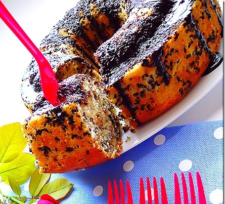 ΚΕΙΚ ΤΡΟΥΦΑΣ Υπερ-αφράτο κέικ με νόστιμο γλάσο σοκολάτας…!