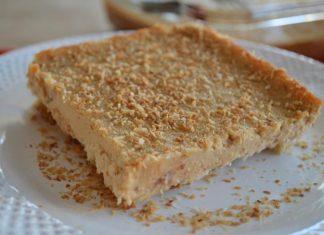 Κέικ Γιαουρτιού με χουρμάδες