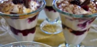 Κρέμα Καρύδας με Μούρα