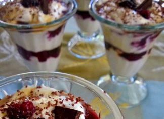 Κρέμα Καρύδας με Μούρα