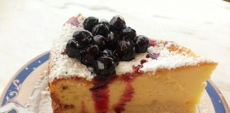 Υπέροχο Κέικ με μία βελούδινη ζύμη Υπέροχο Κέικ με τυρί κρέμα