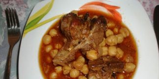 Κατσικάκι με Ρεβύθια...Ροδίτικη Συνταγή