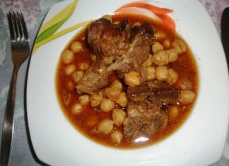 Κατσικάκι με Ρεβύθια...Ροδίτικη Συνταγή