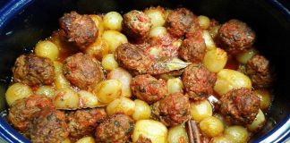 Κεφτεδάκια στιφάδο στη γάστρα