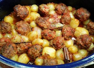 Κεφτεδάκια στιφάδο στη γάστρα