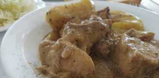 Χοιρινό με σάλτσα λεμονιού και πατάτες Χοιρινό Λεμονάτο