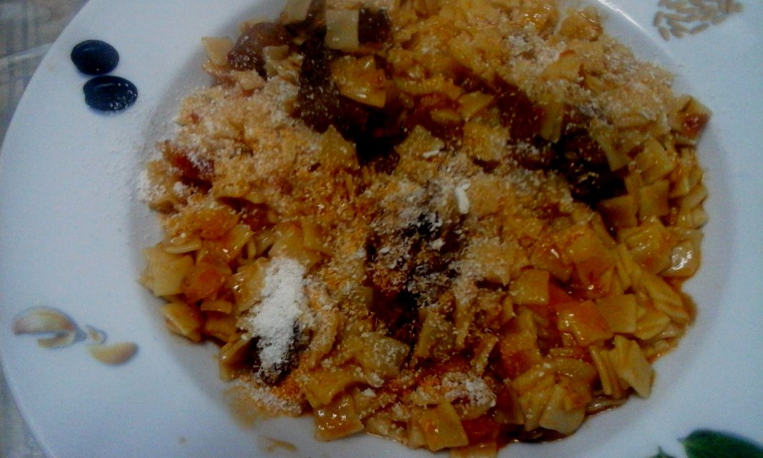 Γιουβέτσι με Χυλοπιτες Γιουβέτσι με Χυλοπιτες