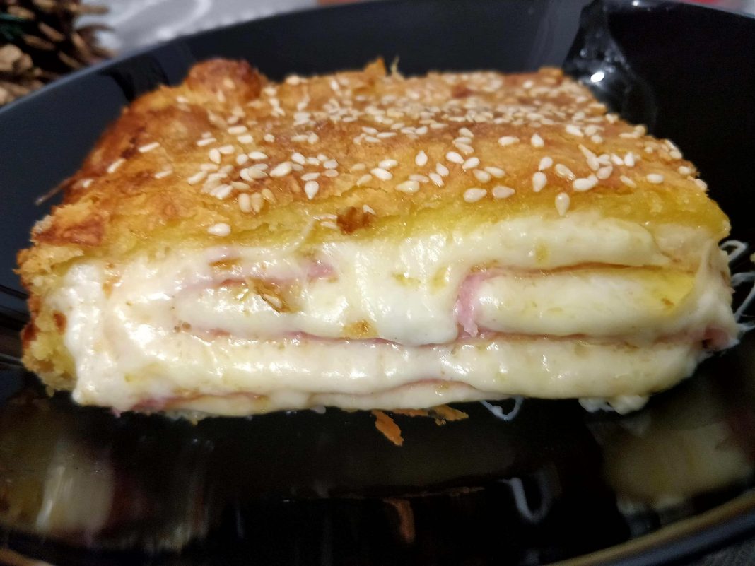 Ζαμπονοτυρόπιτα με μπεσαμέλ