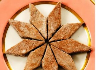 Κέικ Μελιού σε ζάχαρη βανίλιας