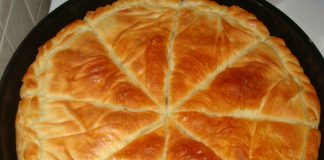 Νόστιμη εύκολη και τραγανή κομαδόπιτα