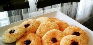 Κουλουράκια με καρύδα