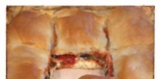 Μελιτζανόπιτα με μπεσαμέλ και φέτα