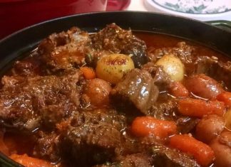 Μοσχάρι Κοκκινιστό στην κατσαρόλα