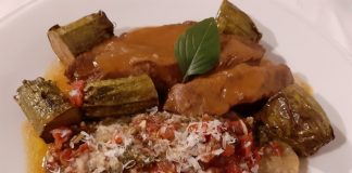 Μοσχαράκι γιαχνί με κολοκυθάκια και μελιτζάνες