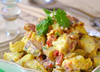 πατατοσαλάτα με μουστάρδα και μπέικον