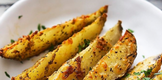 Πικάντικες Πατάτες Φούρνου με παρμεζάνα και σκόρδο