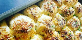 Σκορδόψωμο με παρμεζάνα