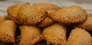 Σπιτικά τυροπιτάκια Σπιτικά Τυροπιτάκια