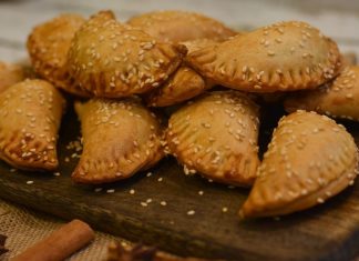 Σπιτικά Τυροπιτάκια