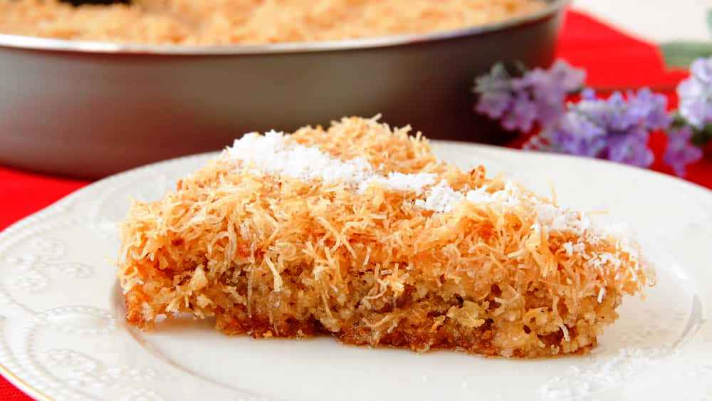 Υπέροχο Κέικ Κανταΐφι με σιρόπι Υπέροχο Κέικ Κανταΐφι με σιρόπι