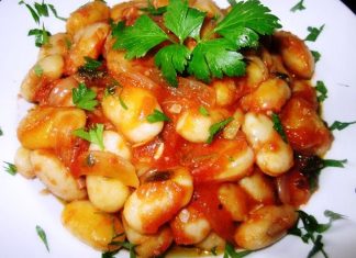 Φασόλια γίγαντες Γιαχνί Φασόλια γίγαντες Γιαχνί