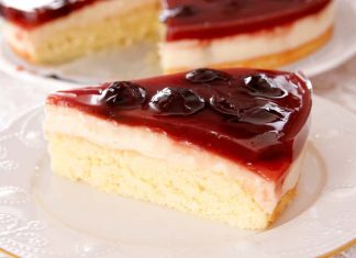 Κέικ με Κρέμα και Κεράσι