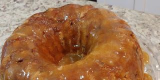 Κέικ με γλάσο καραμέλας κεικ με γλασο καραμέλας