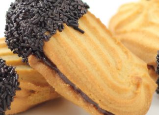 Πτι φουρ με σοκολάτα και μαρμελάδα