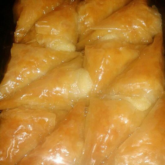 σιροπιαστά τρίγωνα Σιροπιαστα τρίγωνα