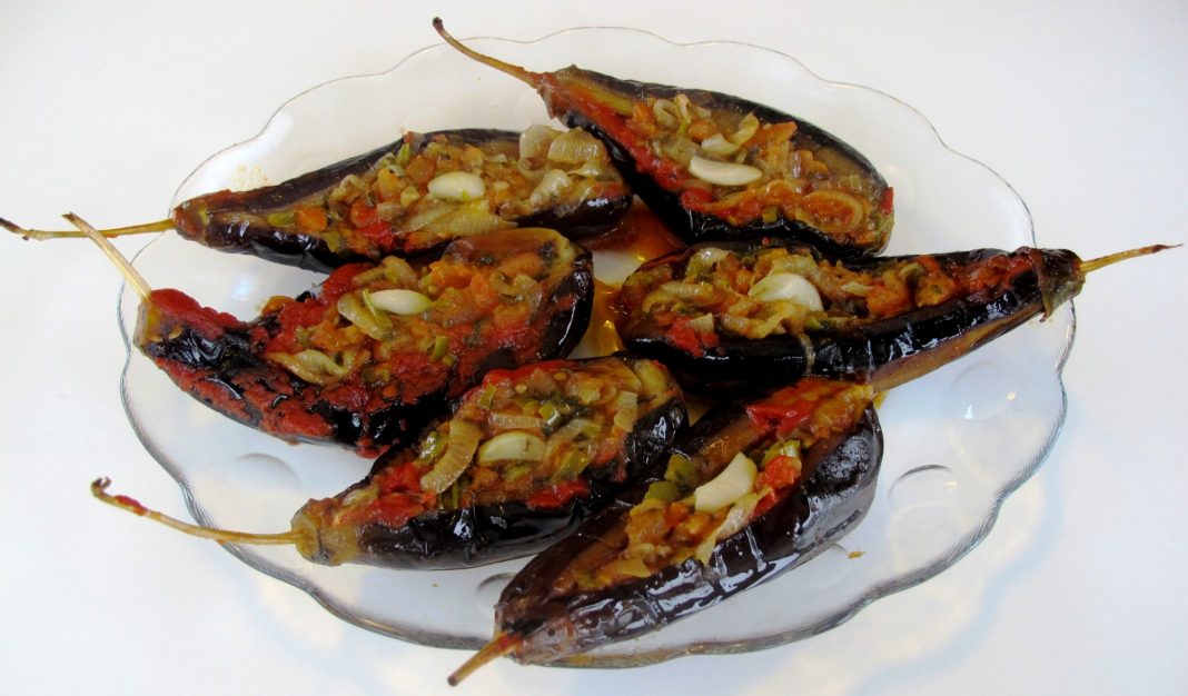 Γεμιστες μελιτζάνες ιμαμ μπαιλντι