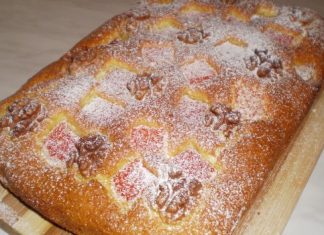 Κέικ με λουκούμι και καρύδια