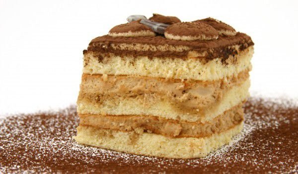 Κεικ με καρύδια και κρέμα Κεικ με καρύδια και κρέμα