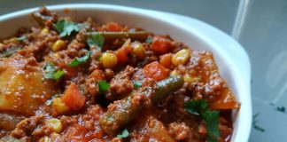 Κοκκινιστό με Κιμα και Πατάτες