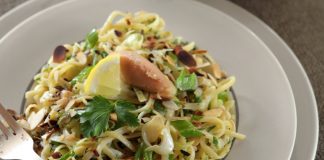 Λινγκουνια με ταραμά