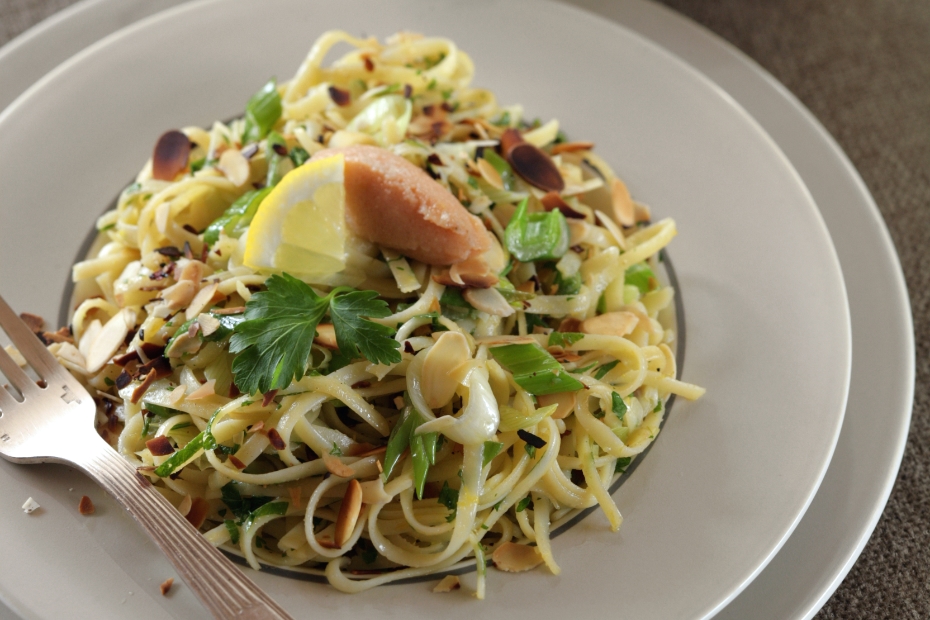 Λινγκουνια με ταραμά Λινγκουνια με ταραμά