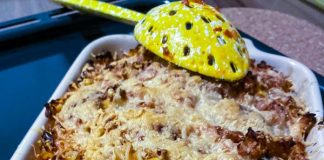 Μακαρόνια φούρνου με λουκάνικα και τυρι