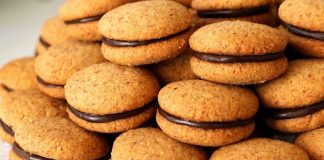 Μπισκότα Sandwich με φυστικοβούτυρο