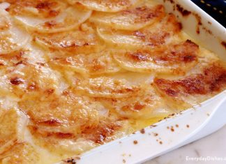 Πατάτες Ογκρατέν με γραβιέρα και σκόρδο