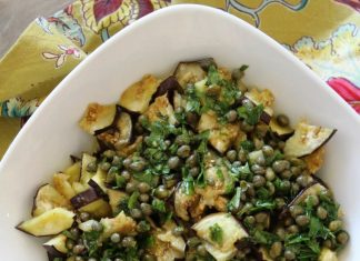 Σαλάτα με μαριναρισμένη μελιτζάνα