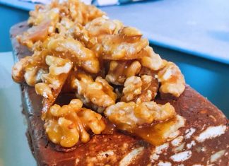 Μωσαϊκό σοκολατας με αλατισμένα καραμελωμένα καρύδια
