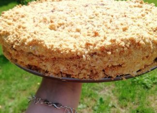 Τούρτα με Κρέμα και Μαρμελάδα