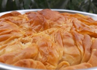 Τυρόπιτα με σουρωτά φύλλα