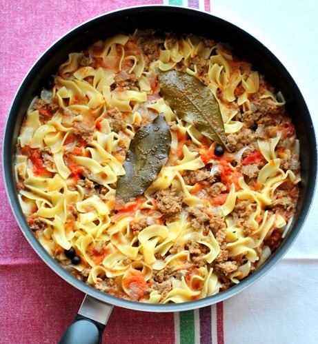 Χυλοπιτάκι με κιμά Χυλοπιτάκι με κιμά