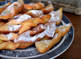 Νόστιμα Ζυμαράκια με άχνη – μέλι – μαρμελάδα ζυμαράκια