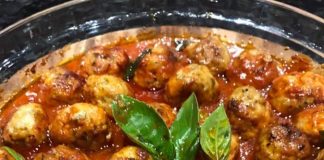 Κεφτεδάκια φούρνου με σάλτσα