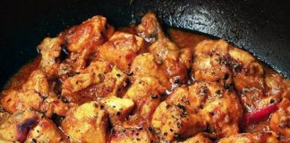 Kοτόπουλο με μαύρο πιπέρι και σάλτσα σόγιας