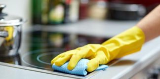 Πώς θα καθαρίσετε εύκολα και οικονομικά τις κεραμικές εστίες