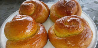 Συνταγή για Τσουρεκάκια Νηστίσιμα με μαστίχα και μαχλέπι.