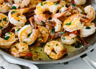 Γαρίδες με χυμό λεμονιου