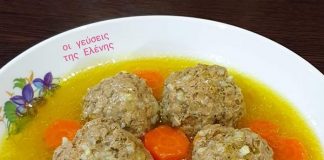 Γιουβαρλάκια Λεμονάτα: κοντινό πλάνο με τον πλούσιο λεμονάτο ζωμό.